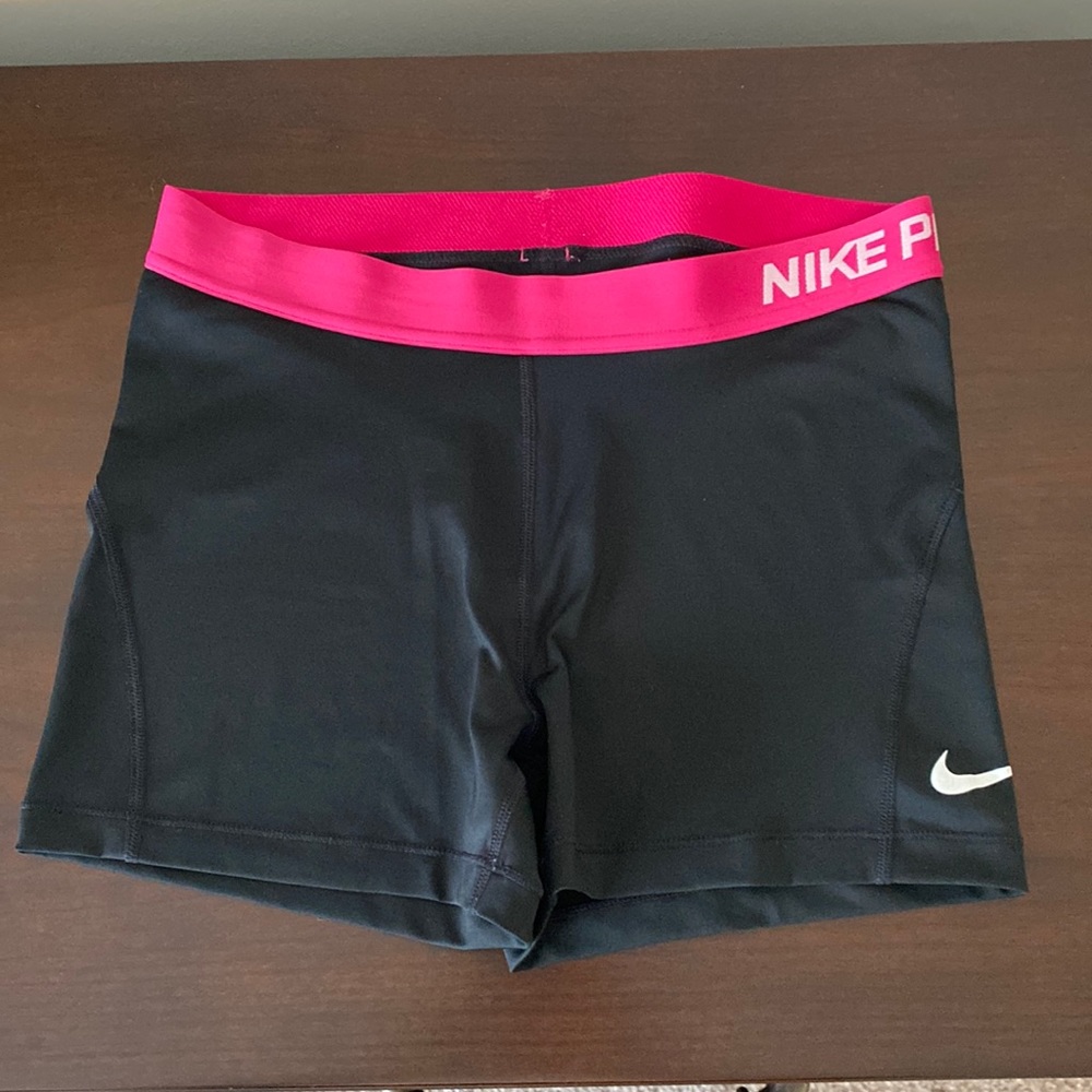 Nike - Size L - Black and Pink Workout Shorts